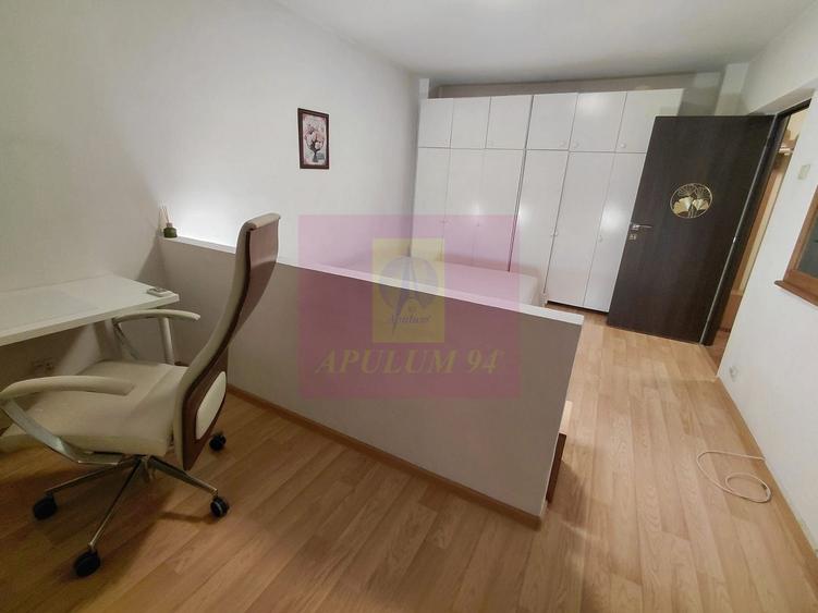 Vanzare apartament 2 camere bd Decebal stradal, parking