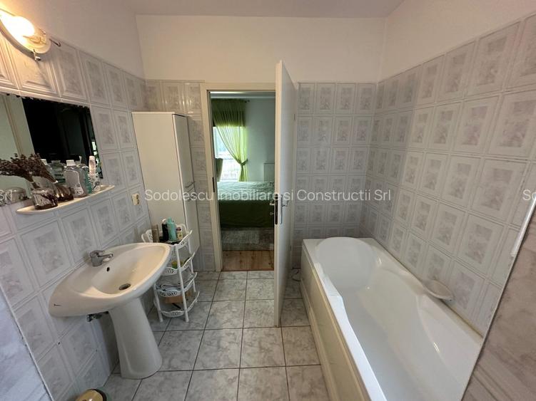 Casă / Vilă cu 5 camere zona Lunei - 25