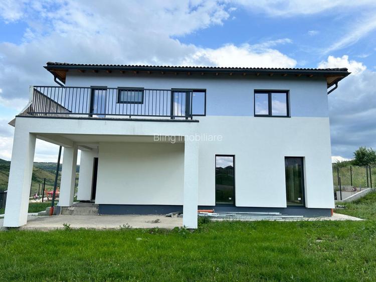 Duplex construit la standarde înalte de calitate la intrare in Corusu - 2
