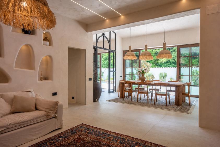 Oază de lux la liziera pădurii:Vilă premium cu piscină privată, în Gruiu – Snago