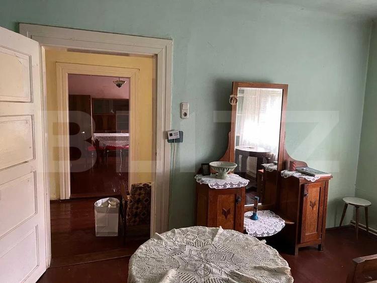 Casa cu trei camere, 73 mp, zona Reghin