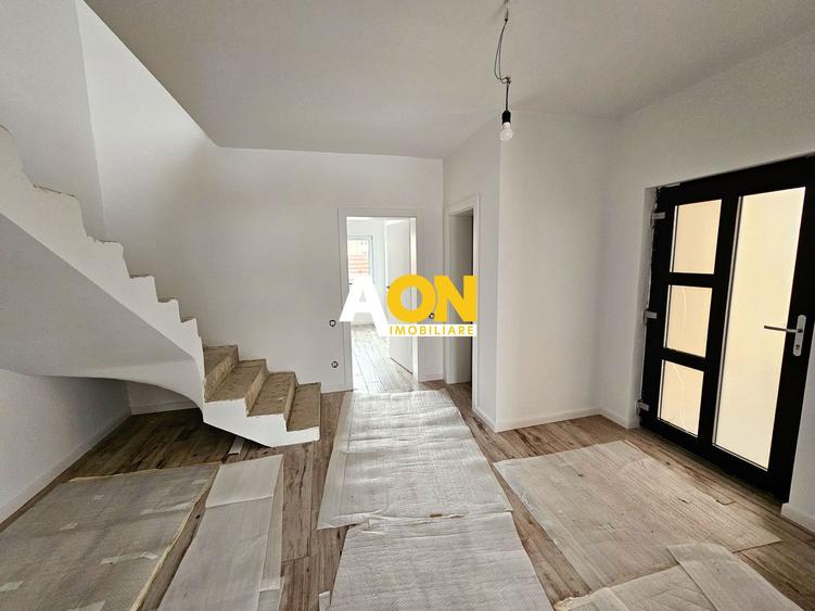 1/2 Duplex finisat 90%, 4 camere, 317 mp teren, zona Centru
