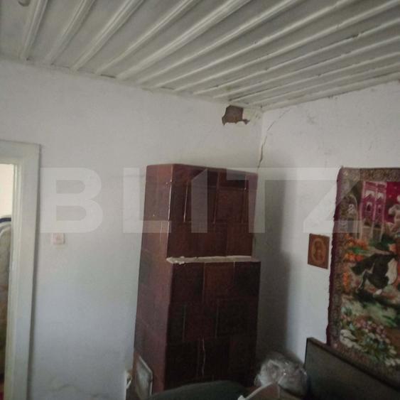 CASĂ DE RENOVAT PE TEREN DE 910 MP – ORBEASCA DE SUS