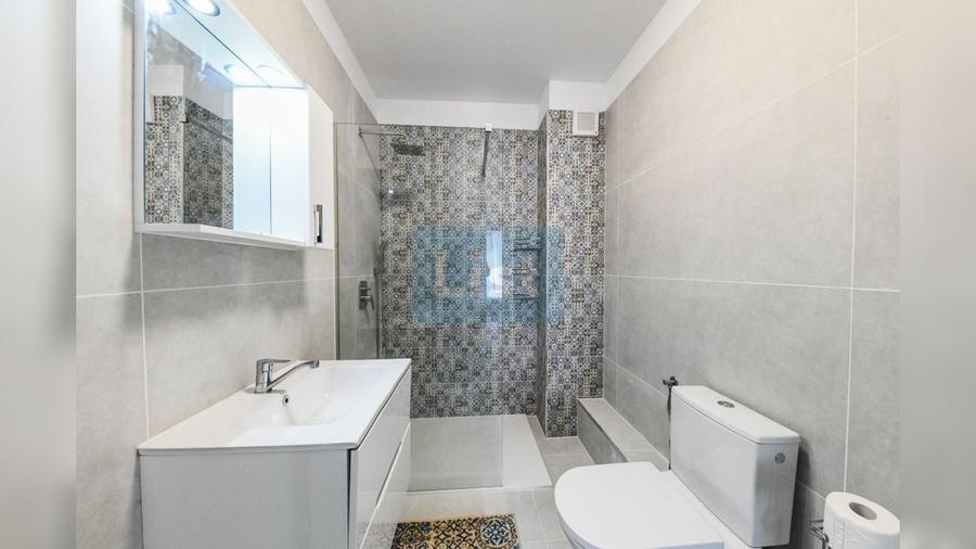 Apartament cu 3 camere, zona Aeroport