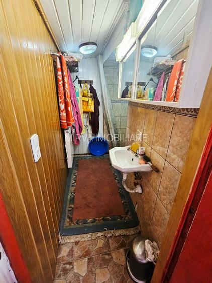 Casă spațioasă cu 9 camere în Strejnicu – pentru locuință, birouri - 8