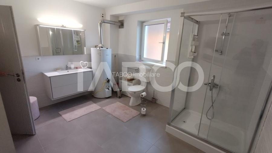 Casa de inchiriat cu 4 nivele avand etajele in regim hotelier Strand - 18