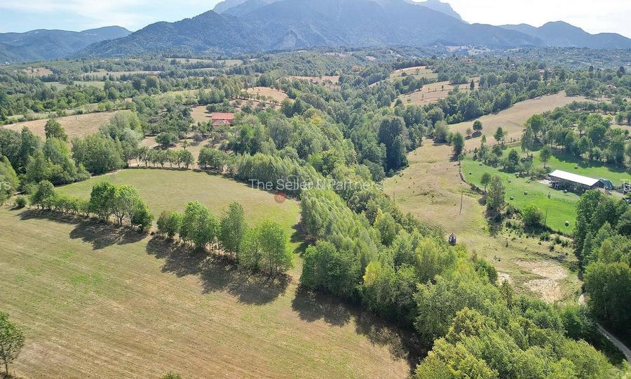 Teren intravilan, priveliste deosebita - 18