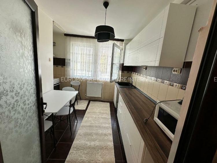 Apartament 3 camere de inchiriat Centru - 2