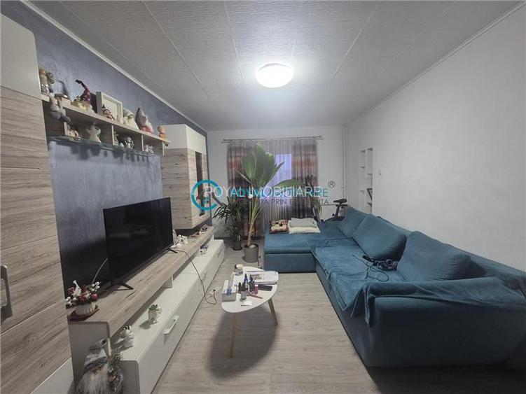 Royal Imobiliare - Vanzare apartament 2 camere zona 9 Mai - 3