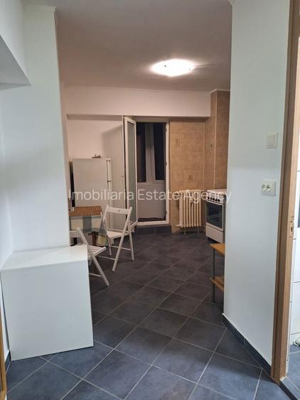 Garsoniera Piața Muncii, 5 minute de metrou, mobilată si utilată modern, libera - 4