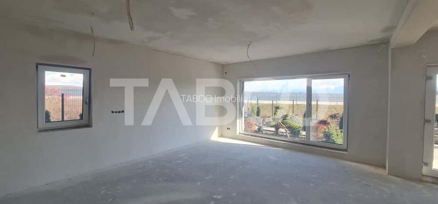 Casa individuala spatioasa Selimbar - pret excelent - 8