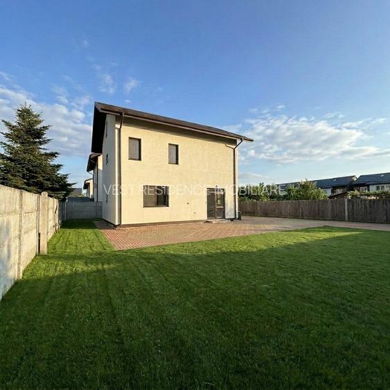 Casa individuala cu 4 camere si mansarda. Comision 0% - 3