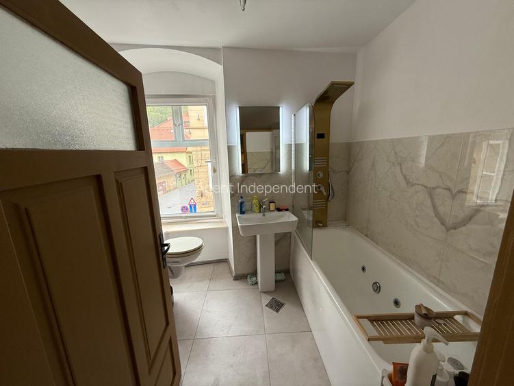 Apartament 3 camere cu farmec istoric – Poarta Șchei, Brașov - 6