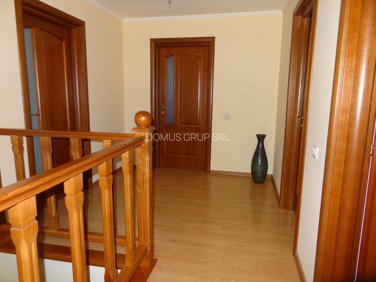 Valu lui Traian Vila 5 camere cu curte. - 11