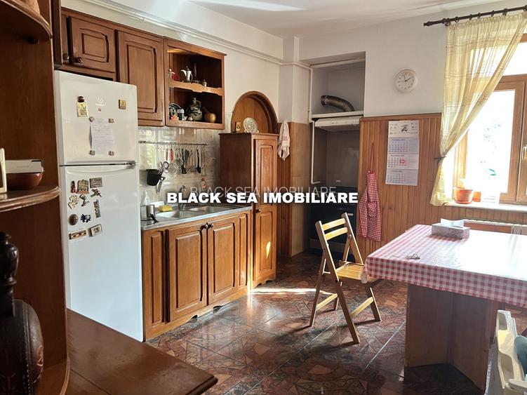 Vila 7 camere D+P+1+M - 2 Garaje - 50m de plaja - Zona centrala - 9