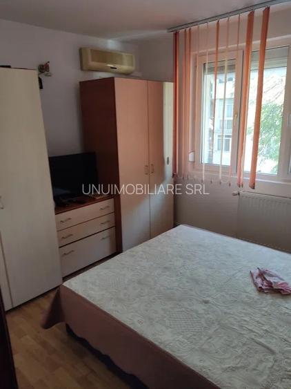Apartament 3 camere- Zona Sud - etaj 2 - 50 mp  - 64000 euro - 2