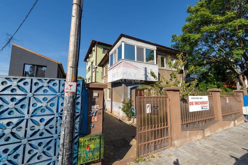 Casa / Vila cu 3 camere de inchiriat strada Pargarilor Stefan cel Mare - 29