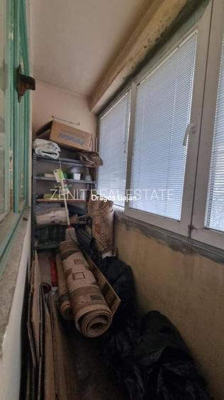 Sala Palatului // vedere spate // balcon - 7