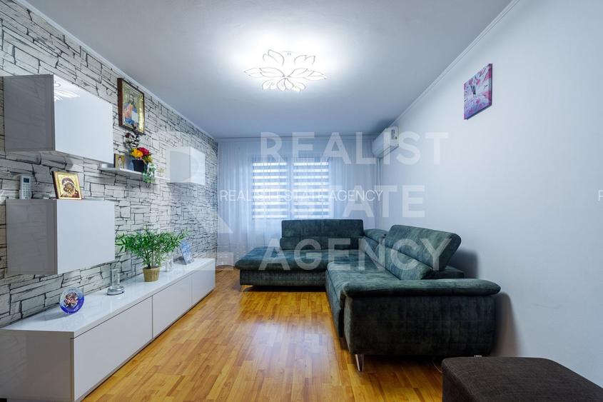 Vânzare, apartament, 3 camere, zona Uverturii - 2