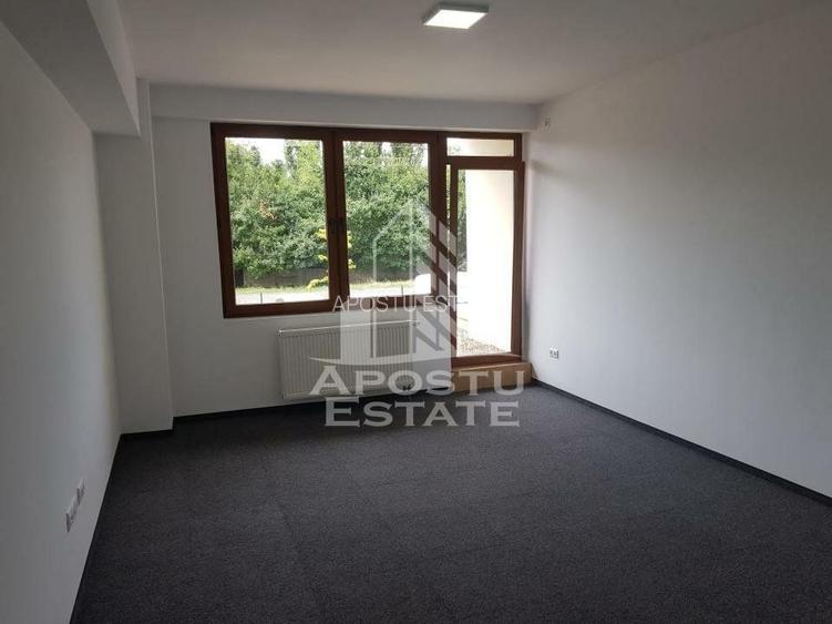 Spatiu comercial 62 mp + terasa 133 mp, 2 locuri parcare, Aradului - 2