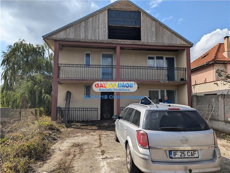 1 Decembrie,vila 5 cam ,P+1+pod, teren 1000 mp,an 2005 - 2