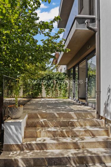 Cladire cu 5 apartamente de vanzare - 16