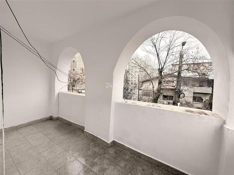 Vila moderna de inchiriat - 250 mp + 100 mp curte-Podul Grant - 2