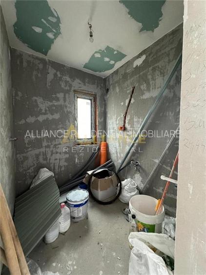 Vila P+1 cu 4 camere - 2 bai { Popesti Leordeni } - 5