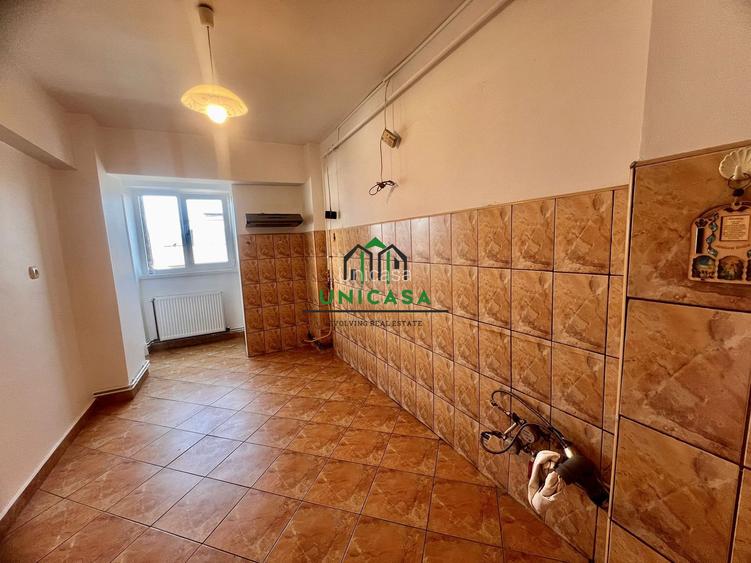 Apartament cu 3 camere  de vânzare – Calea lui Traian - Zona Nord - 2
