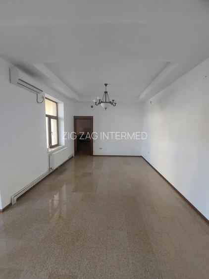 Tomis II, imobil 7camere, ideal sediu firmă / activități de birouri - 3