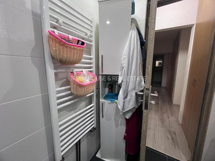 Apartament 4 camere,et 3, zona Liceul Auto - Deva - 9