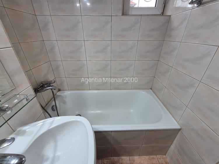 pe frumoasa stradă Aurel-Popovici la 5 minute de Punctele Cardinale și Medicina - 16