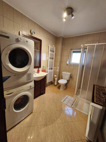 Casa 5 camere, zona ultracentrala, 1500mp teren, Radauti