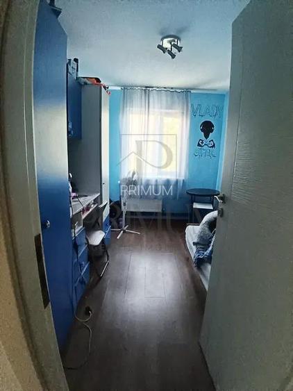 DACIA - 4 cam - clima - centrala proprie - boxa in CF - ETAJ 2 - 4