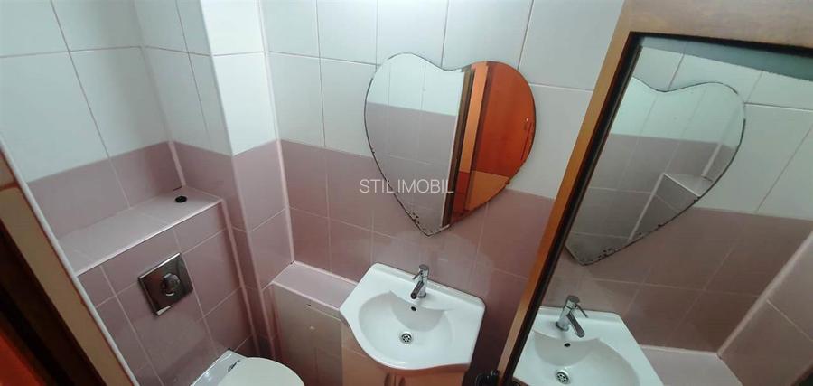 Apartament 3 camere decomandat 2 bai Nicolina - Gradinita nr. 1 - 12
