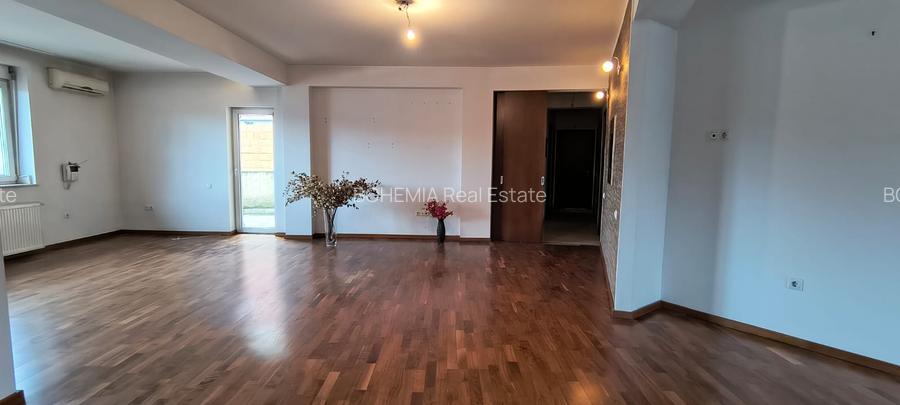 Clădire ideală clinică medicală / birouri / sediu firmă - 2