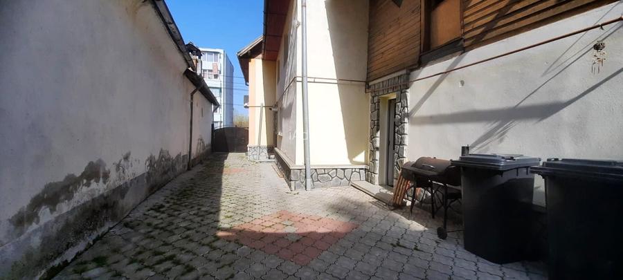 Spatiu comercial si casa Rasnov - 17