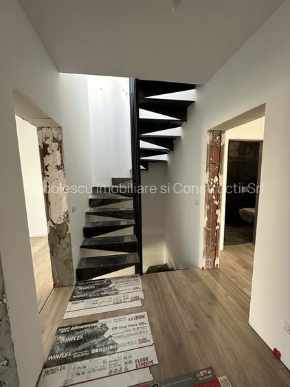 PROIECT DEOSEBIT - 13