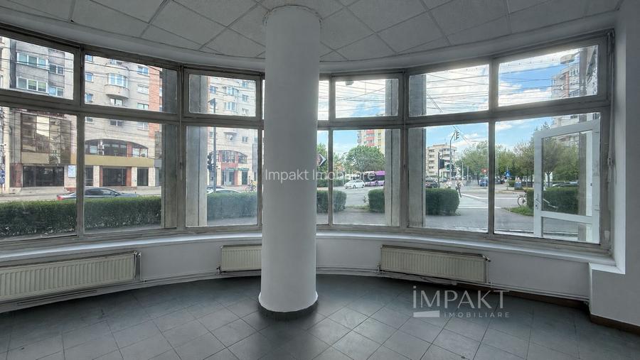 Spatiu comercial cu vitrina generoasa aproape de centru - 4