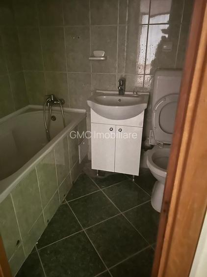 Casa de inchiriat, 25 camere, 25 bai, receptie,T719 - 21