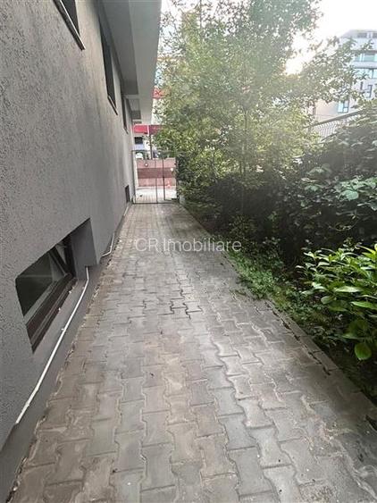 Vanzare 4 camere cu curte Herastrau - 9