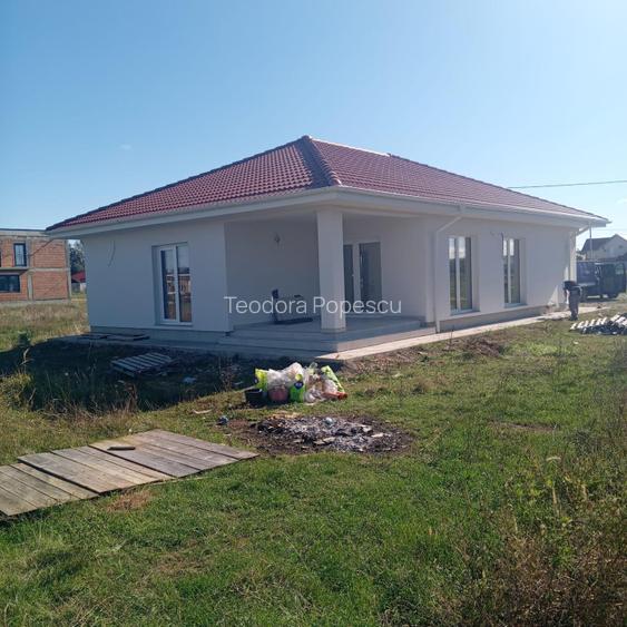 Casa finisata, cartier Beverly Hills, aproape de Oradea si de Baile Felix. - 2