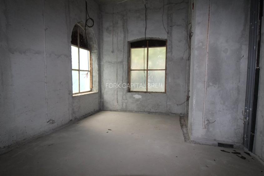 Sediu comercial perfect pentru clinica medicala, spital privat sau camin de batr - 8