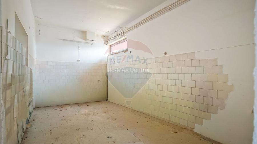 Spații comerciale de închiriat în Bod, suprafață 535 mp,  3 intrări - 16