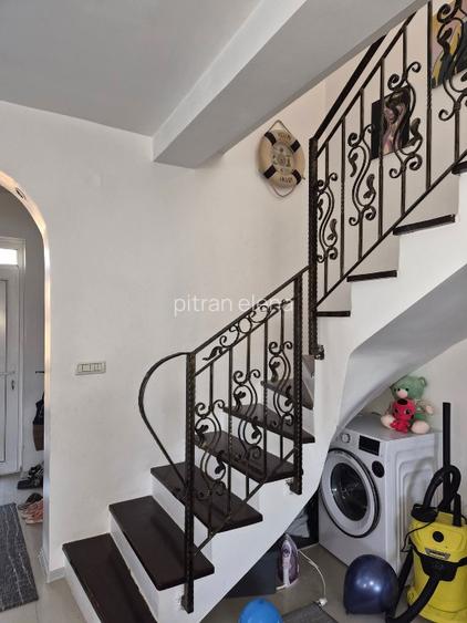 Vilă 4 camere de vânzare in orasul Techirghiol. Casa este compusă din P+1 . La p - 14