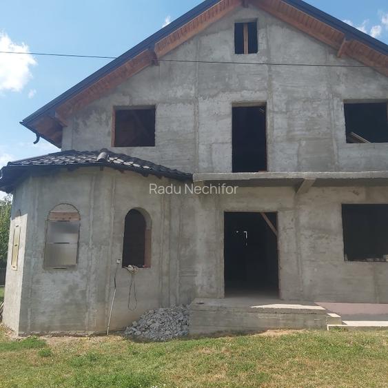 Casă în construcție (la roșu), 170 mp utili, teren 680 mp - 2