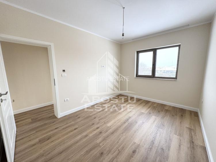 Duplex cu perete dublu, 4 camere si 3 bai finalizat, toate utilitatile - 26