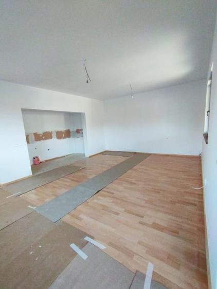 MEGA OCAZIE SE VINDE VILA IN SNAGOV-CIOFLICENI - DESCHIDERE LA LAC -365000 Euro