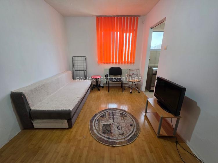 Titan, Postavarul intersectie B-ul 1 Decembrie 1918, stradal, vedere spate - 9