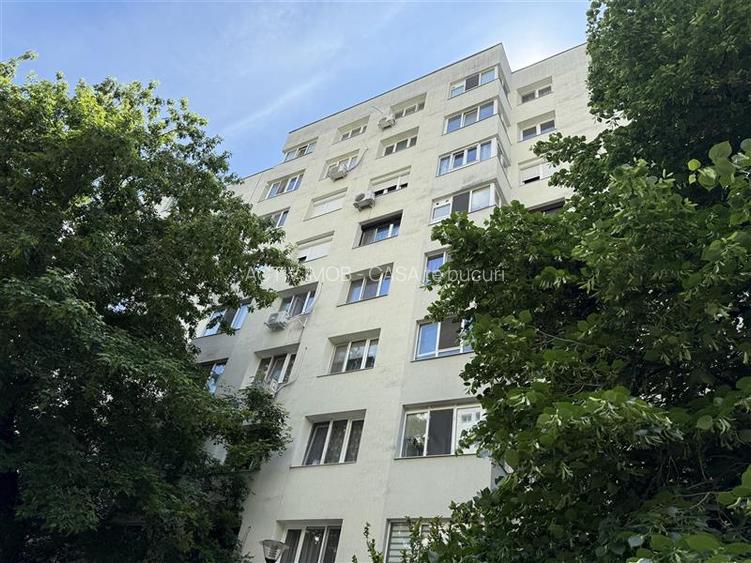 Titan- statuie Salajan,3 camere ,decomandat ,etaj 8. - 12